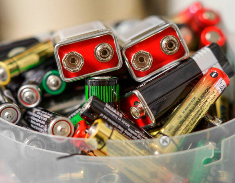 Que deviennent les piles et batteries usagées ?