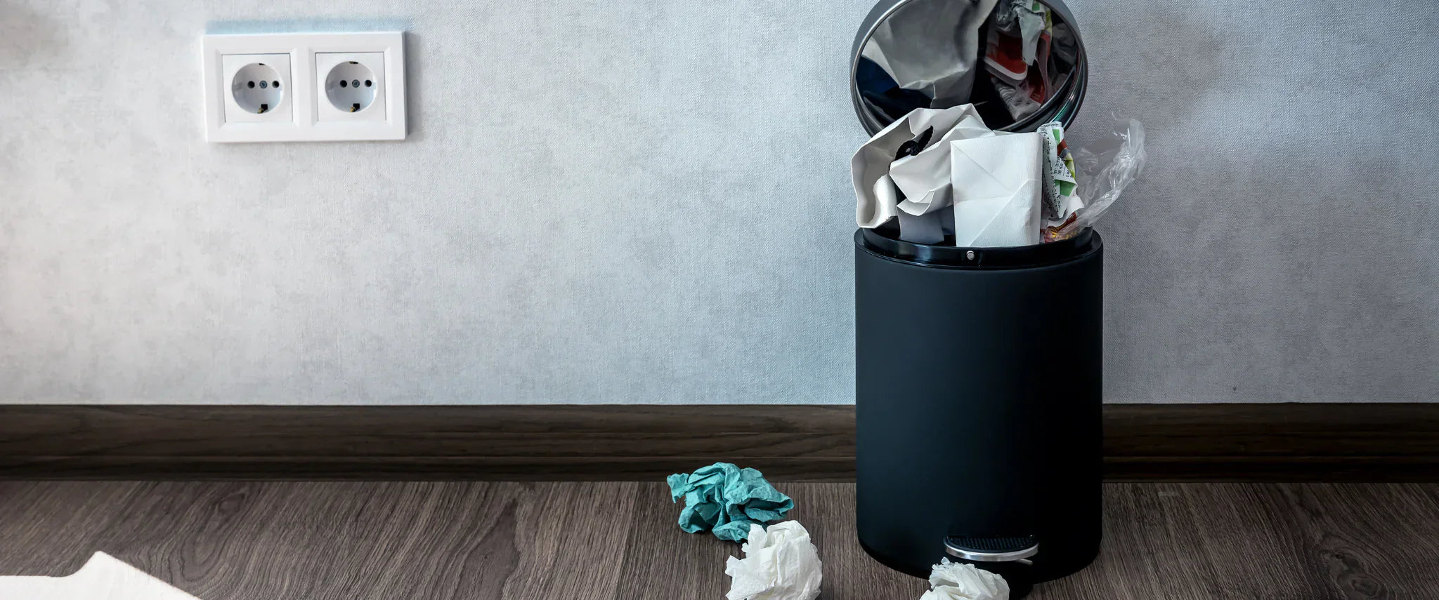 Poubelle débordante