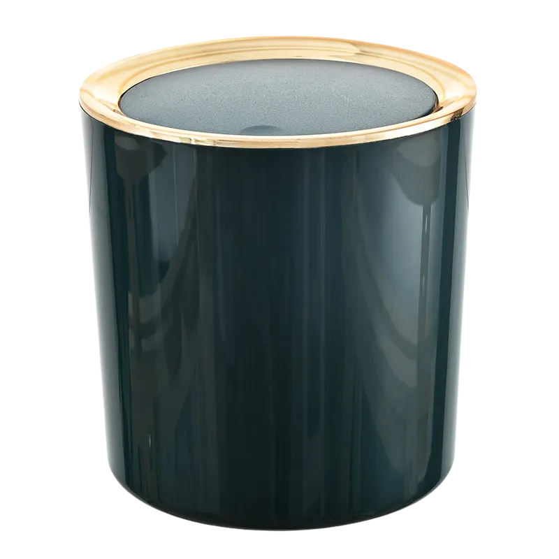 Petite poubelle de luxe