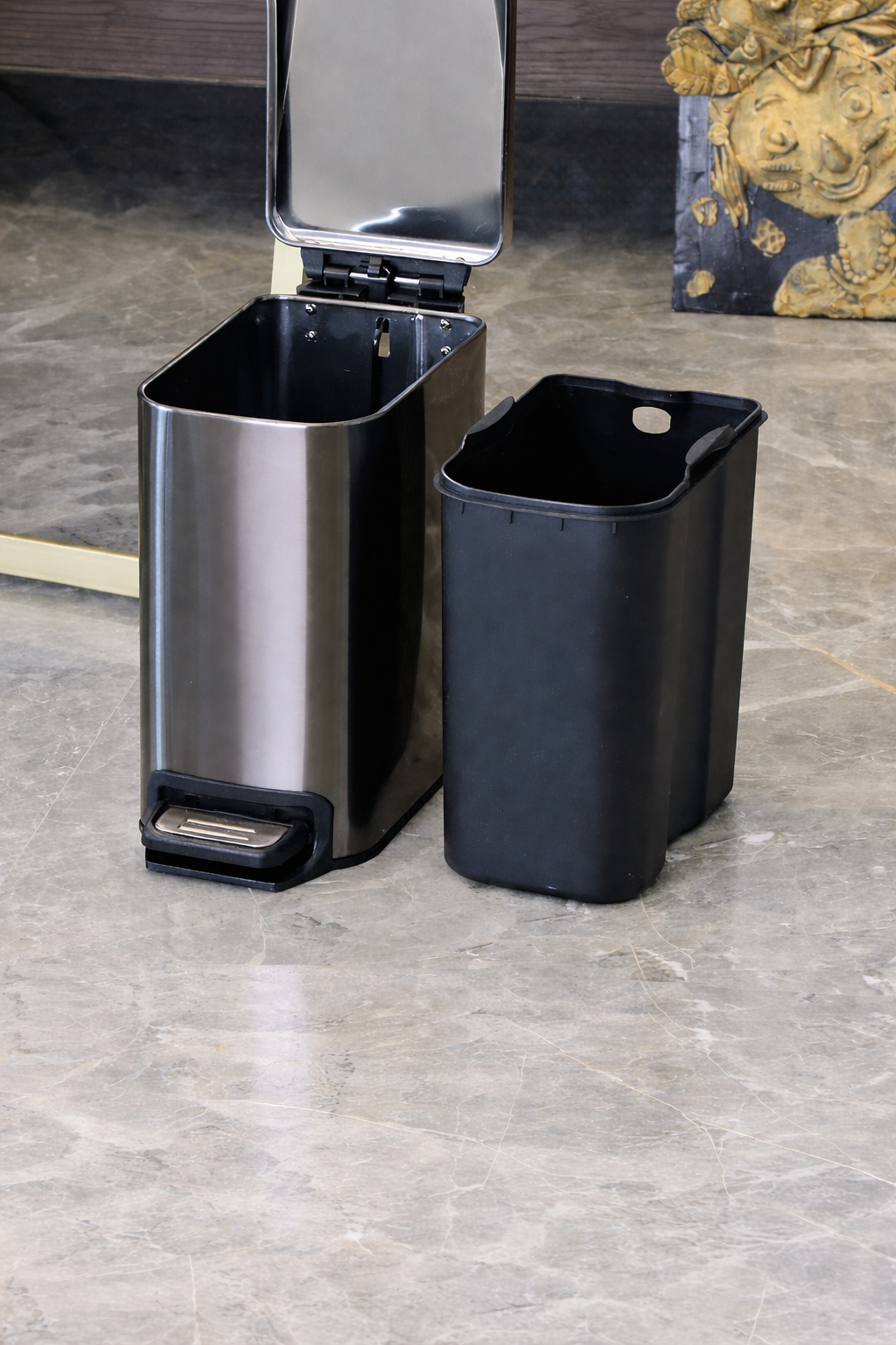 Poubelle design à pédale en inox 6L