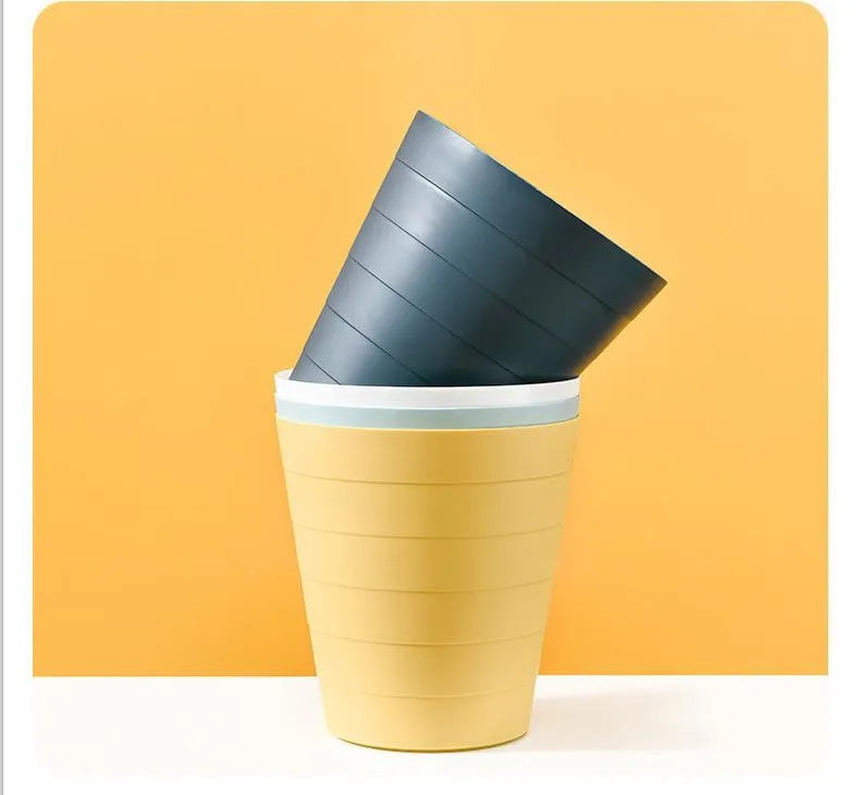 Petite poubelle de bureau