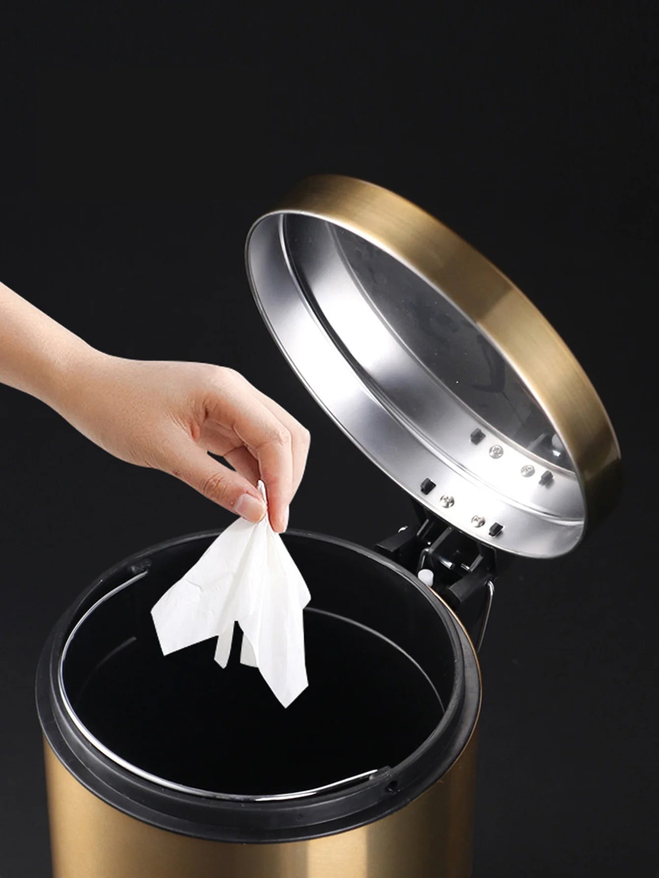 Poubelle salle de bain dorée 5L