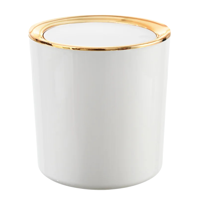 Petite poubelle de luxe