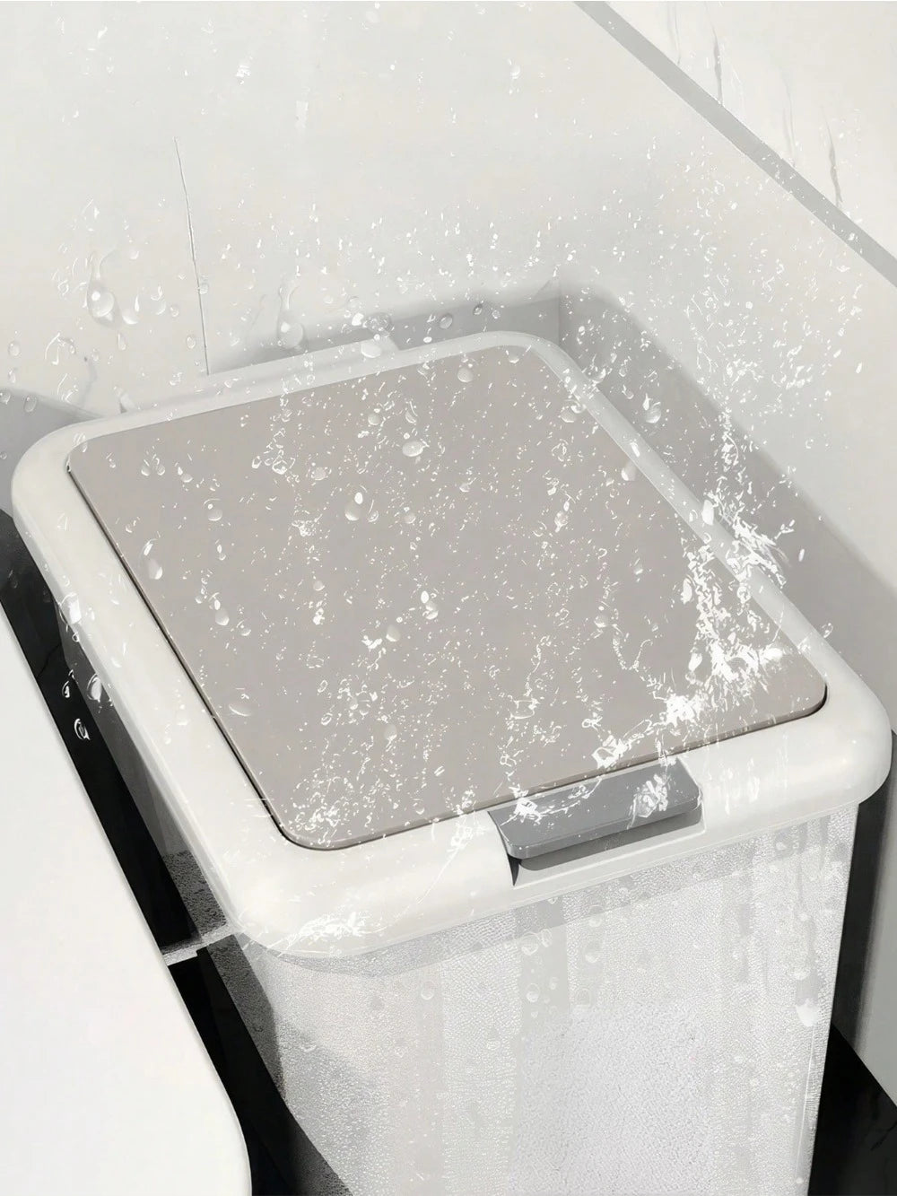 Poubelle à pédale rectangulaire blanche compacte et pratique