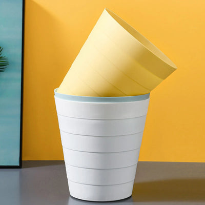 Petite poubelle de bureau