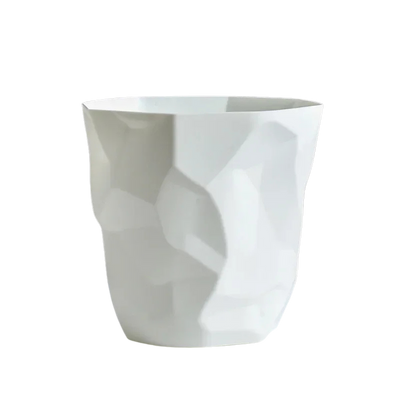 Poubelle ronde design irrégulier en plastique