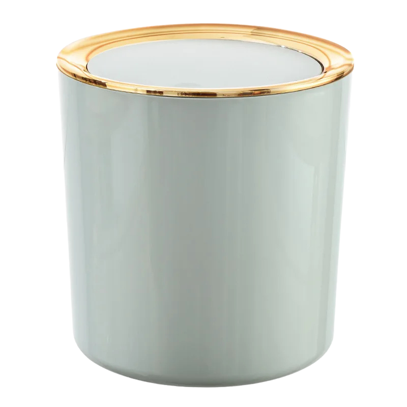 Petite poubelle de luxe